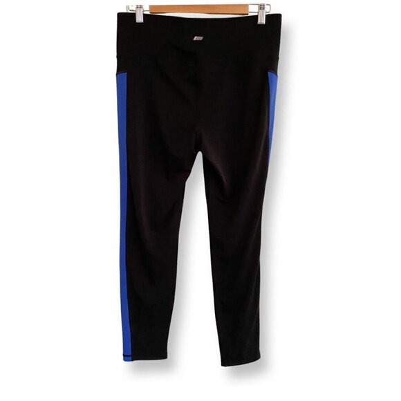 Amazon Essentials Women’s Performance Mid-Rise 7/8 Length Legging. Size Medium - Picture 1 of 7